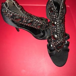 BCBG heels 👠 🔥.